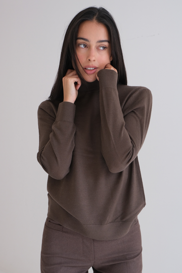 Cuello de Tortuga Ema Café