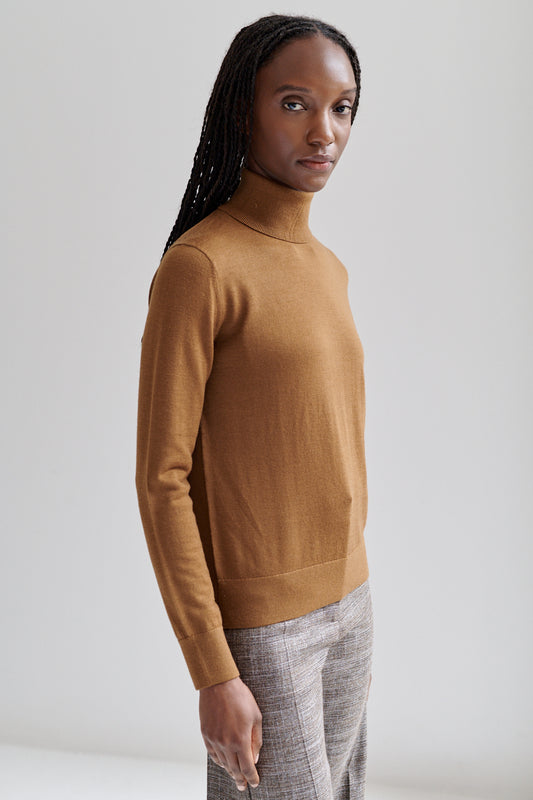 Ema Cuello de Tortuga Khaki